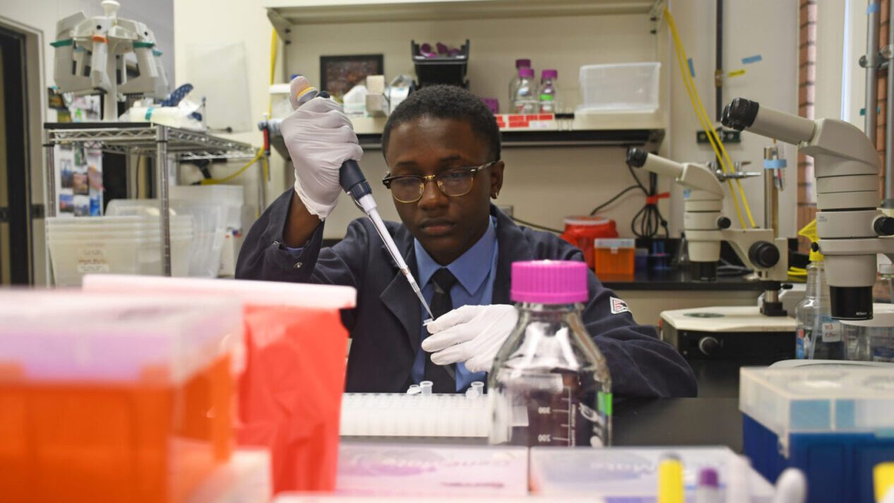 Jahzhseed Hancock in lab