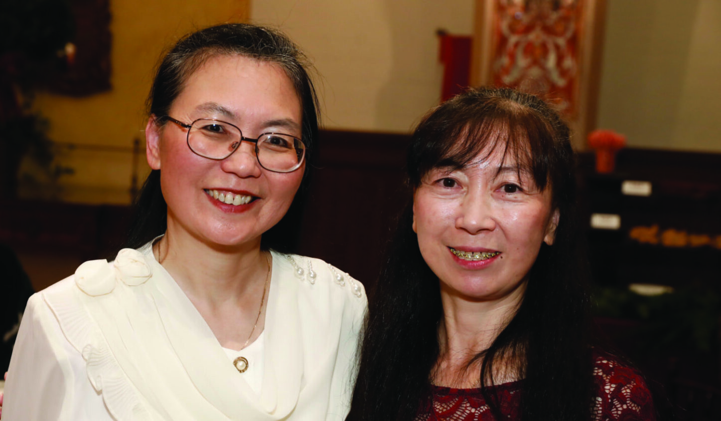 Linda Wong and Lisa Wong ’89